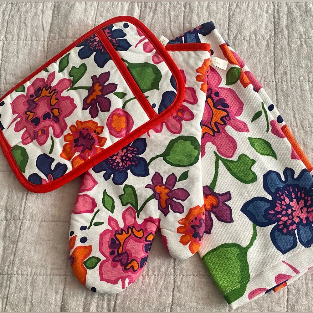 Brand New Kate Spade Floral Kitchen Set!
